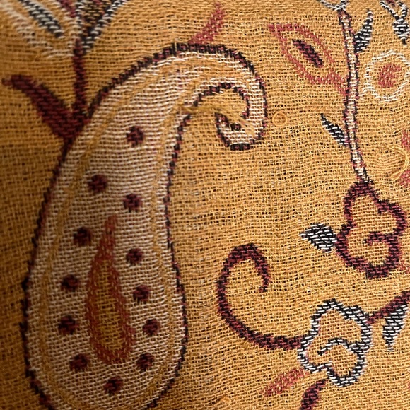 Woven Throw - Picture 4 of 10